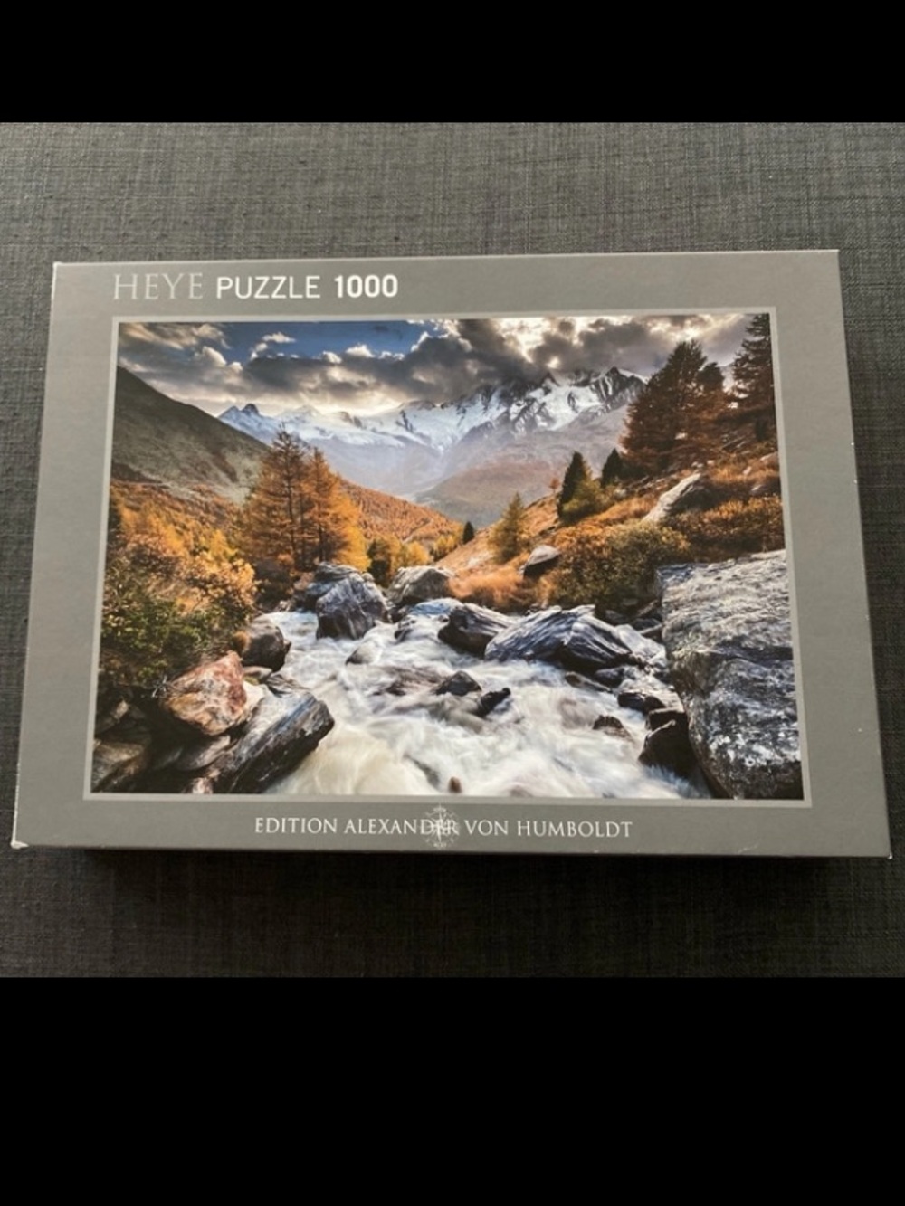 1000-Piece Autumn Mountain River Puzzle - Gray Box